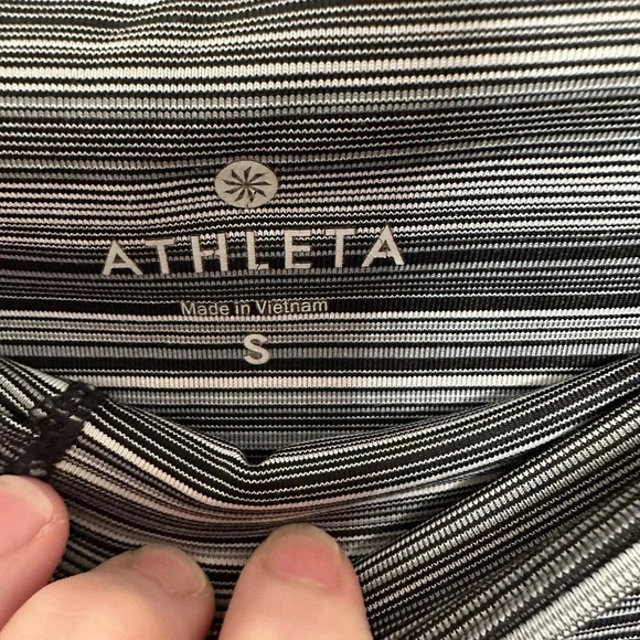 Athleta women’s high rise full length leggings. Size small - Picture 4 of 4